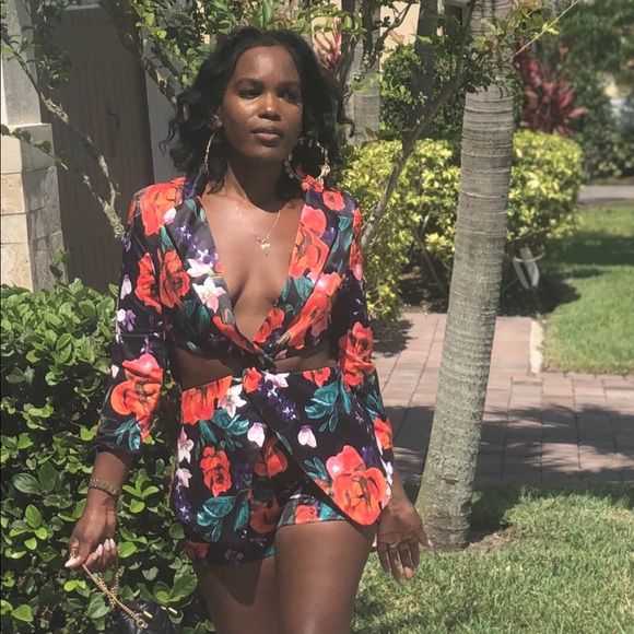 2pc  Blazer short set  price firm - Picture 2 of 3